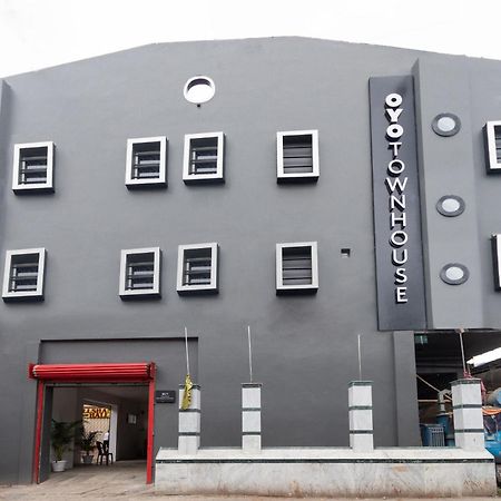Townhouse Hotel Mannat International Kalkuta Zewnętrze zdjęcie