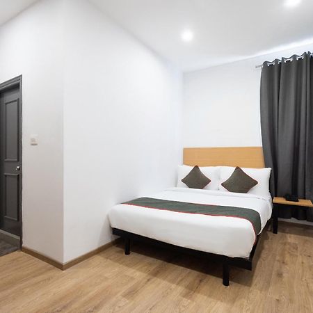 Townhouse Hotel Mannat International Kalkuta Zewnętrze zdjęcie